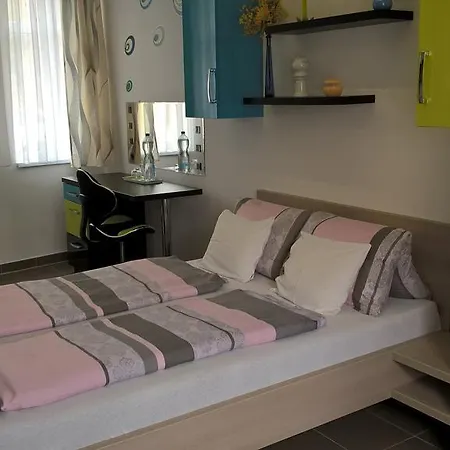 Kazinczy Guest house *